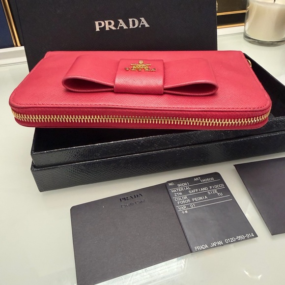 Authentic pink Prada Bow Wallet with box, authenticity card,COA. - Picture 10 of 17
